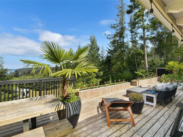 430 Mckercher Rd , Mayne Island, BC V0N 2J2