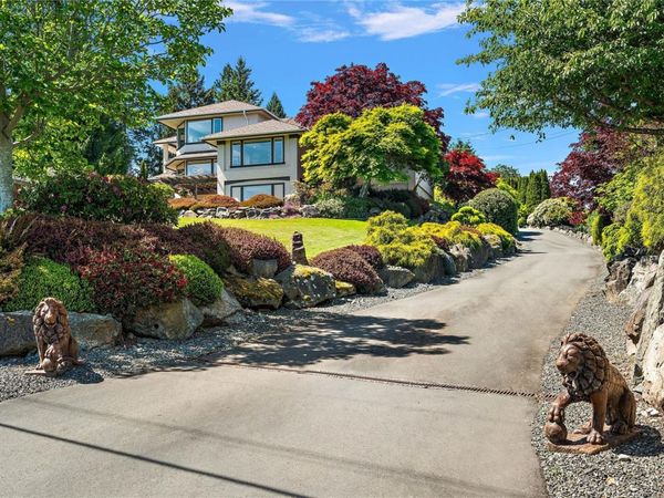 11096 Greenpark Dr, North Saanich, BC V8L 5N5