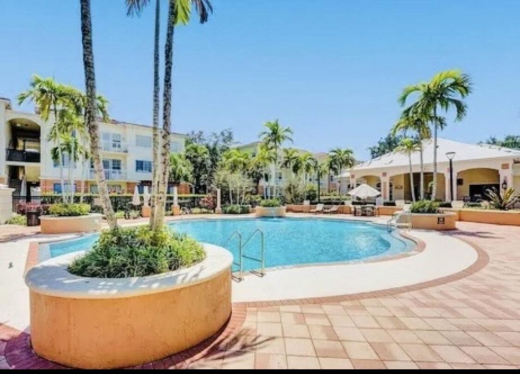 9857 Baywinds, Unit 9210, West Palm Beach, FL 33411 Photo