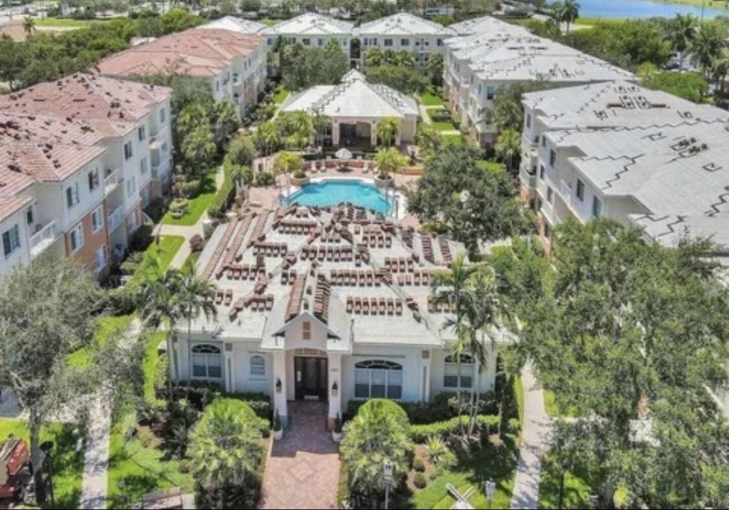 9857 Baywinds, Unit 9210, West Palm Beach, FL 33411 Photo