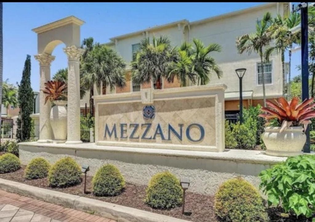 9857 Baywinds, Unit 9210, West Palm Beach, FL 33411 Photo