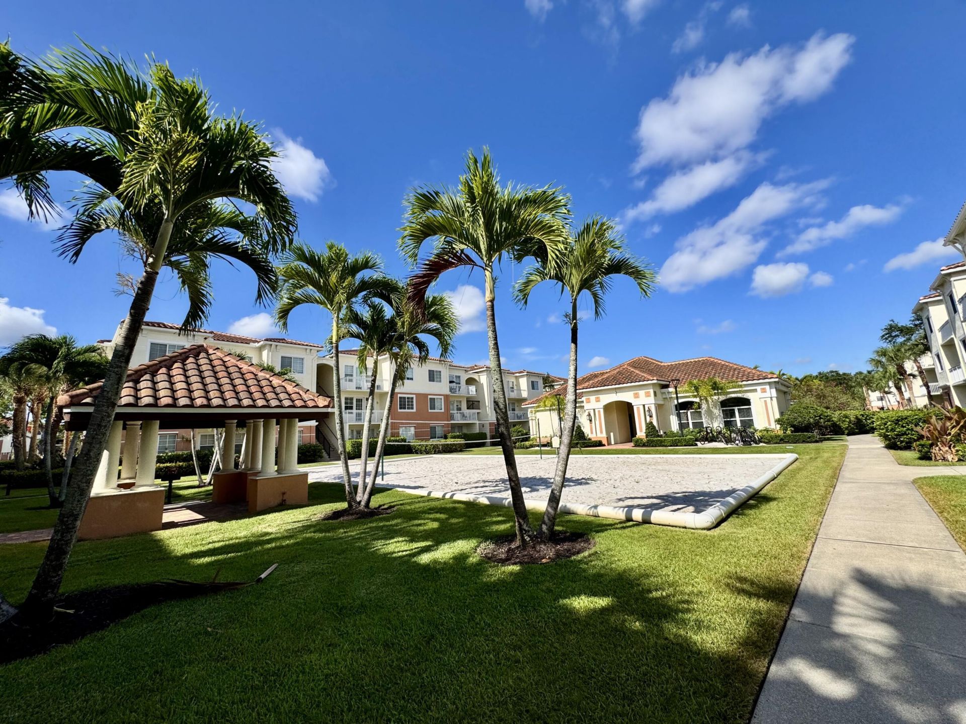 9857 Baywinds, Unit 9210, West Palm Beach, FL 33411 Photo