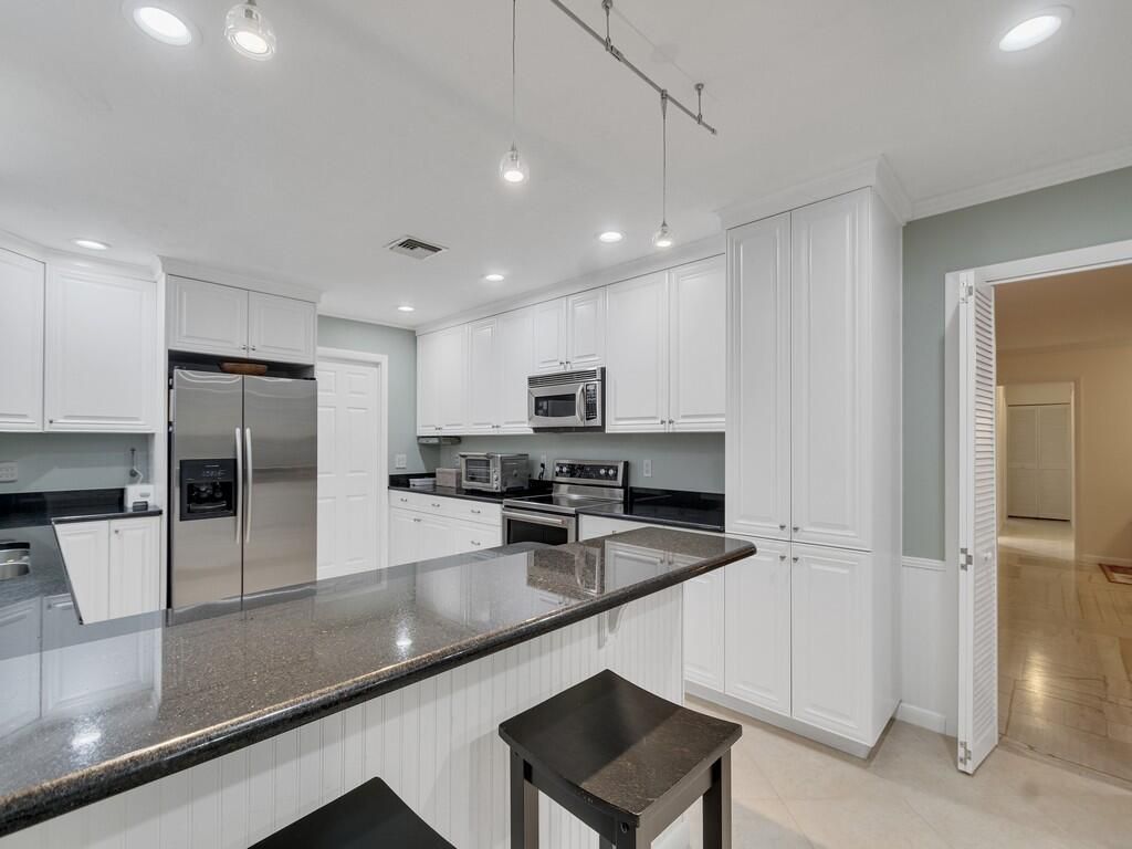 2301 Avalon Avenue, Vero Beach, FL 32960 Photo