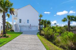 935 Governors Cay Circle photo 4