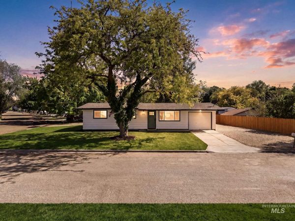 803 Smith Ave, Nampa, ID 83651