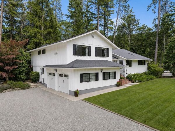 160 Hidden Valley Lane, Rogue River, OR 97537