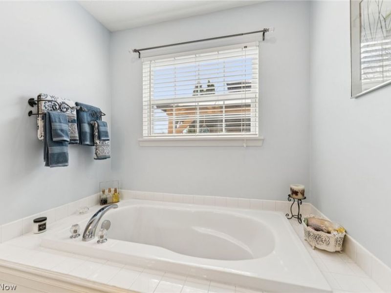 1235 Cherokee Path , Vermilion, OH 44089 Photo 30