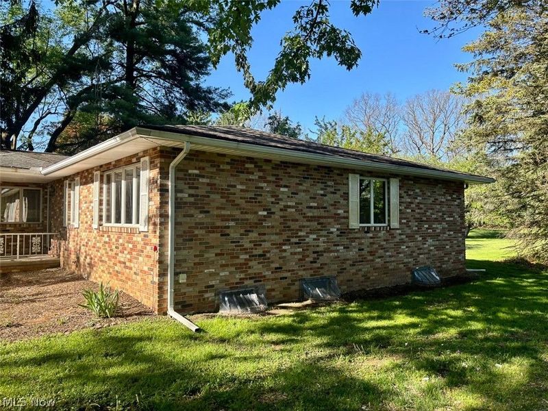 1591 Elberta Avenue SW, North Canton, OH 44709 Photo 2