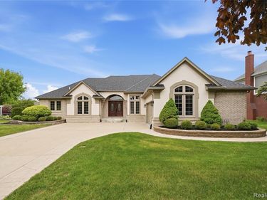 13697 Silent Woods Drive, Shelby Twp, MI 48315