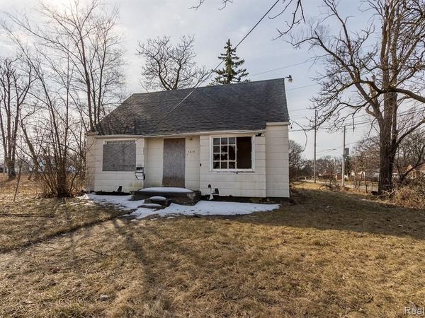 1013 W Pasadena Avenue, Flint, MI 48504