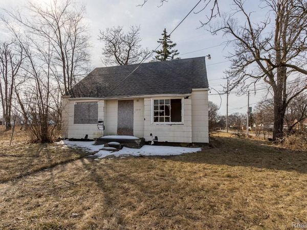 1013 W Pasadena Avenue, Flint, Mi 48504