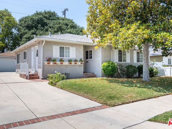 10741 Russett Avenue, Sunland, CA 91040