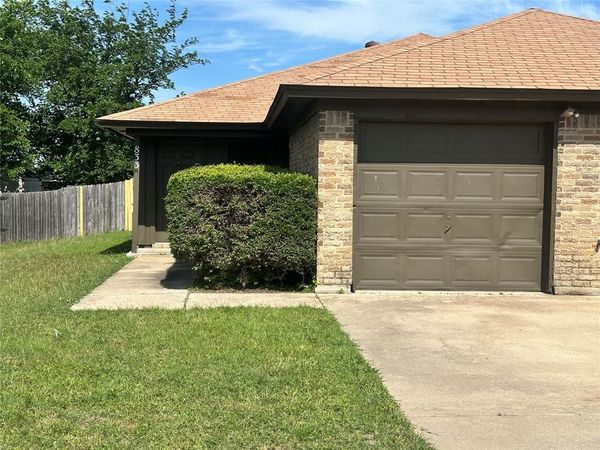 833 White Rock Street, Saginaw, TX 76179