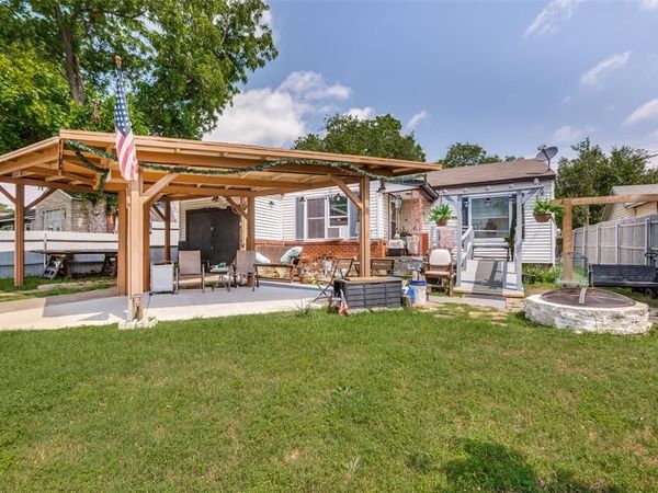 4015 Poinsettia Drive, Dallas, TX 75211
