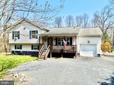 199 MAGIC MOUNTAIN ROAD , HENRYVILLE, PA 18332