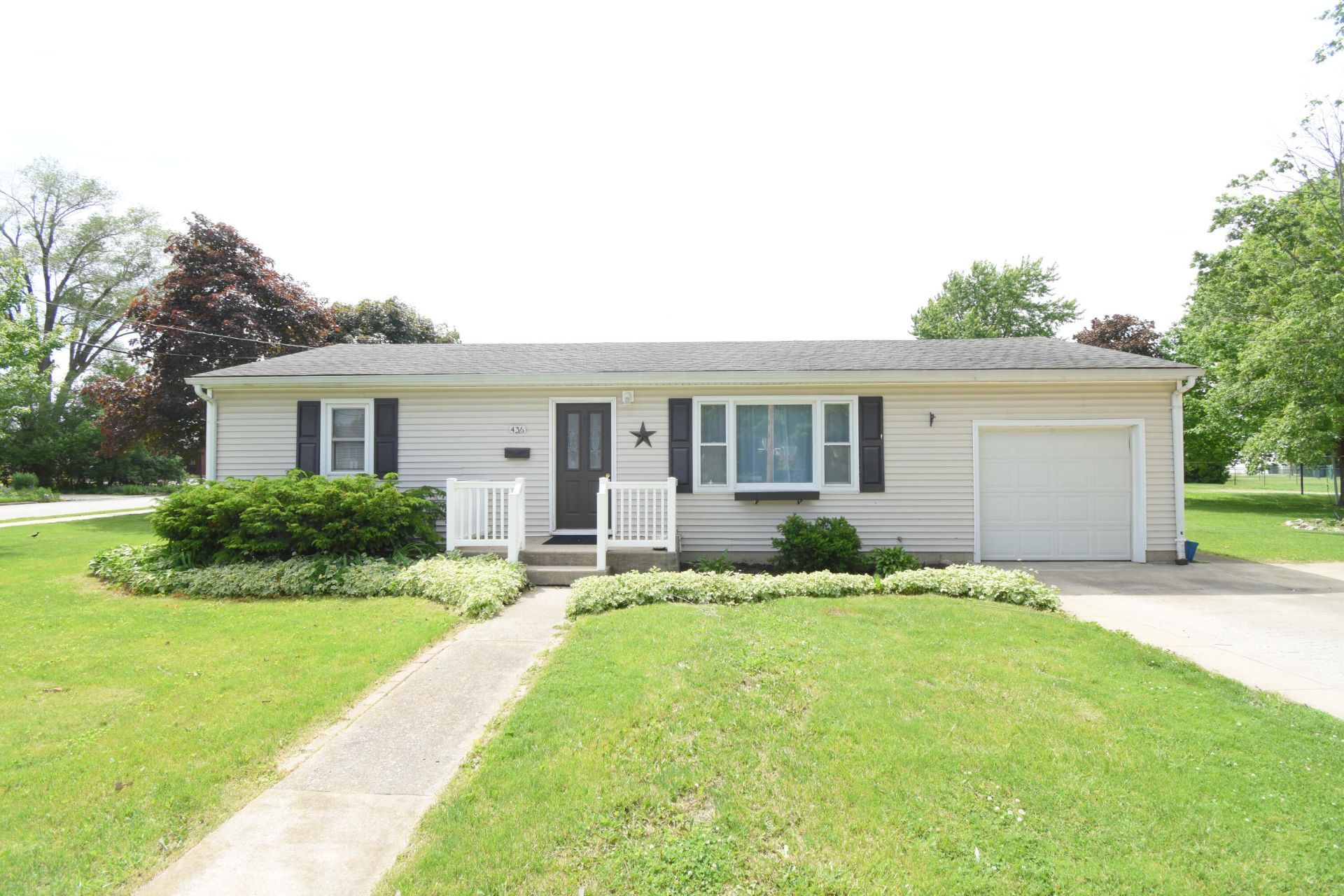 436 S Romaine Street, Rensselaer, IN 47978 Main Photo