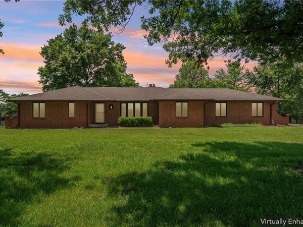 26966 Willow Drive, Paola, KS 66071