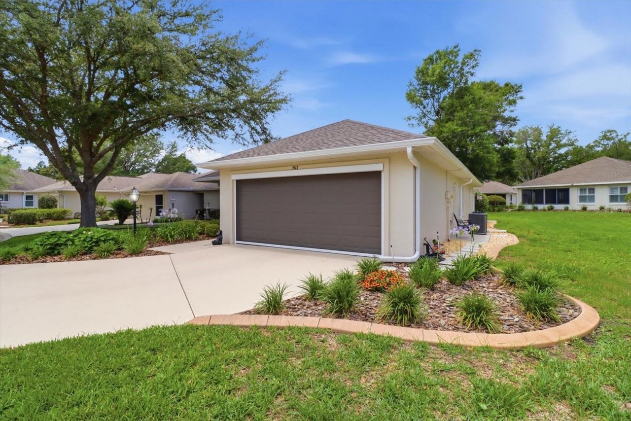 1912 N Havershall Point , Crystal River, FL 34429 Photo