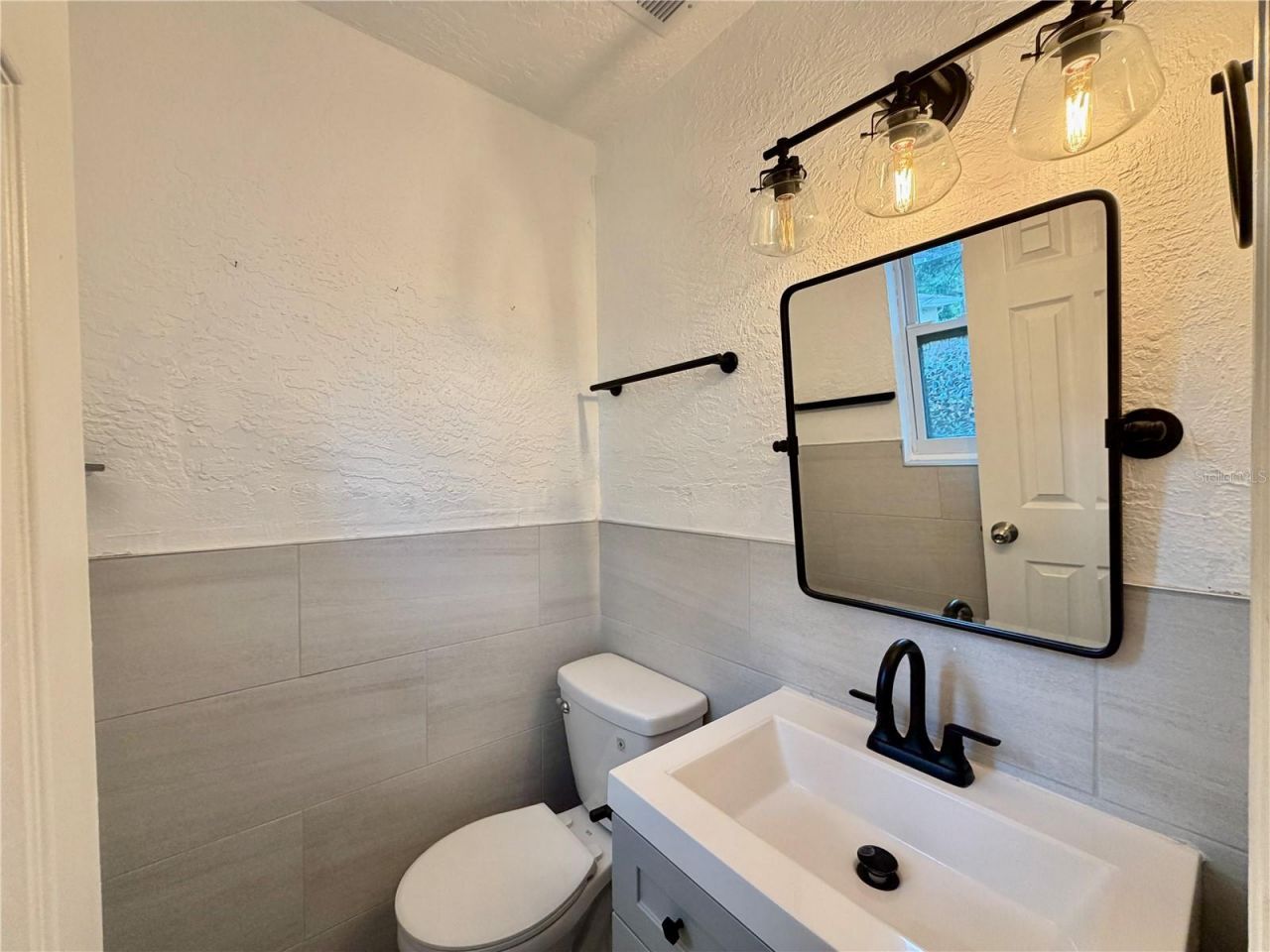 1465 15th Street S, Saint Petersburg, FL 33705 Photo