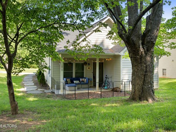 1019 Broyles Ave, Maryville, TN 37801