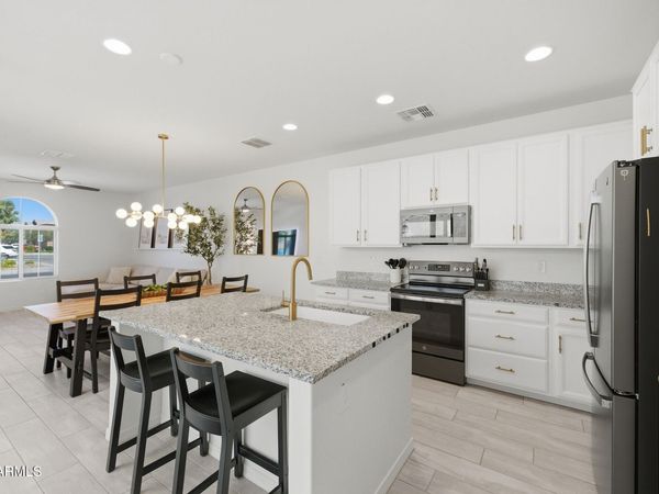 2560 S BETTY Street, Gilbert, AZ 85295