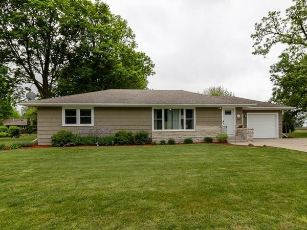 360 N Park Avenue, Le Center, MN 56057