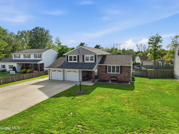 32 Willoughby Drive, Albany, NY 12205
