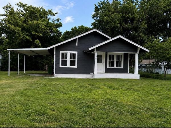 407 S 7th Street, Okemah, OK 74859