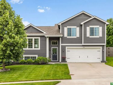 8906 S 68th Street , Papillion, NE 68133