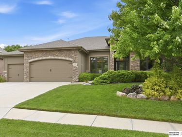 1215 S 200 Street , Omaha, NE 68130