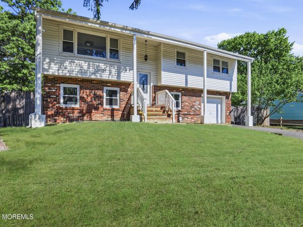 816 Berkeley Avenue, Beachwood, NJ 08722