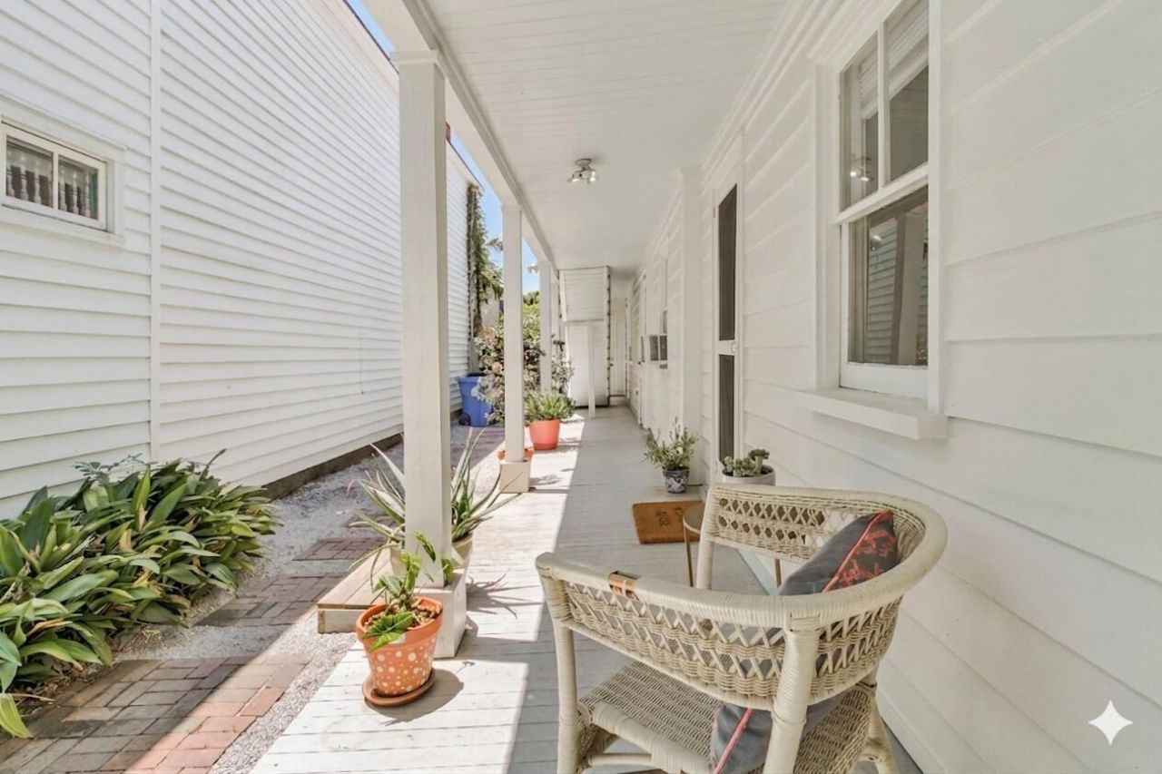 46 Ashe Street Photo 14