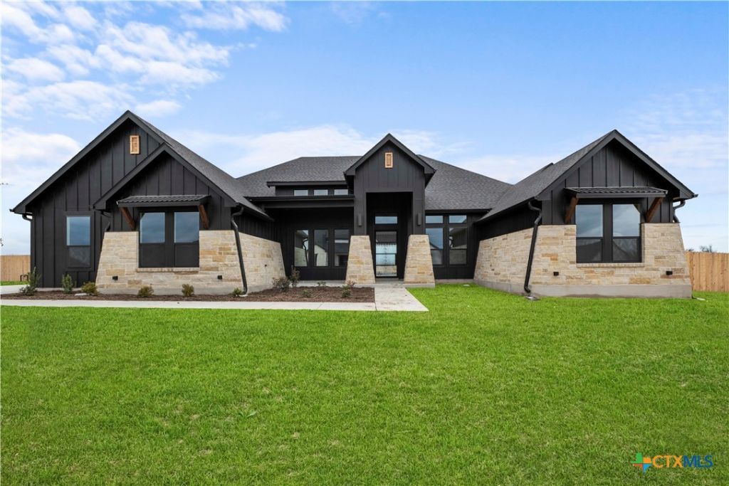 6831 Lacey Oak Drive , Salado, TX 76571 Main Photo