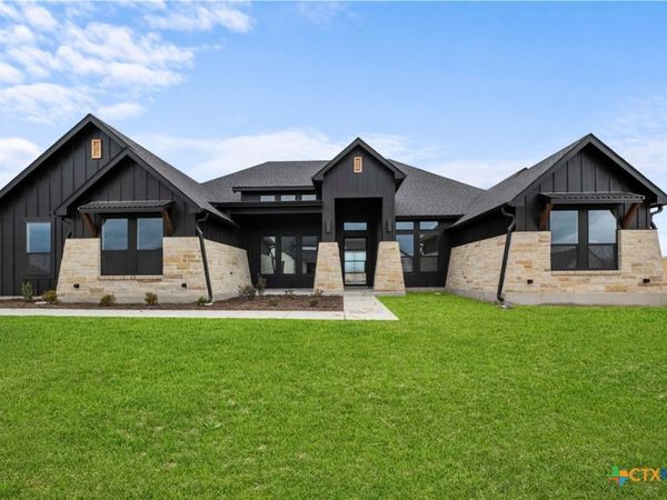 6831 Lacey Oak Drive , Salado, TX 76571