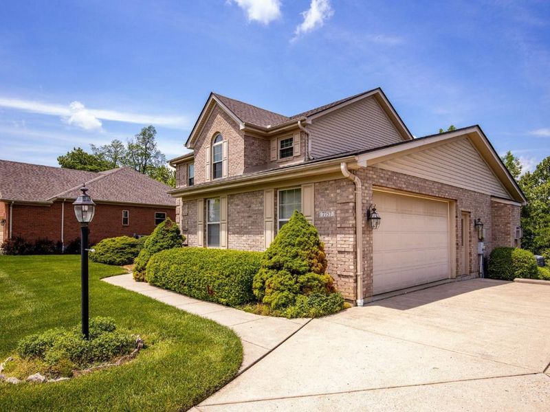 7757 Austin Ridge Drive, Cincinnati, OH 45247 Photo 6