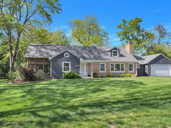 829 E Porter Avenue , Naperville, IL 60540