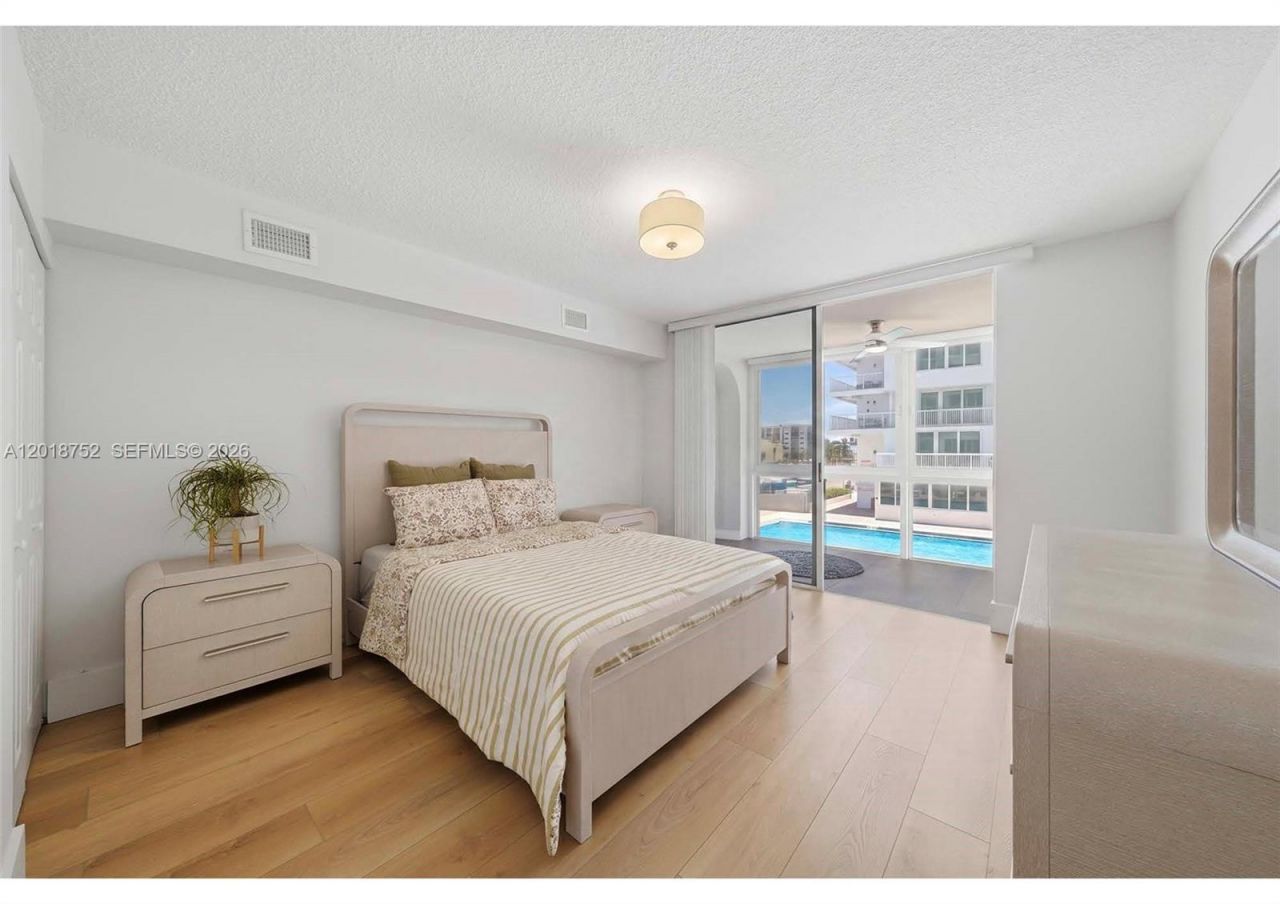 5401 Collins Ave, Unit 102, Miami Beach, FL 33140 Photo