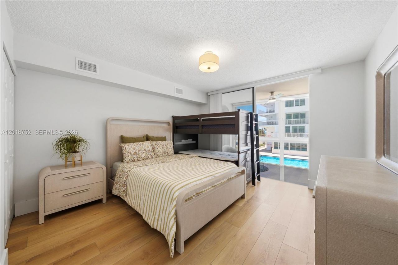 5401 Collins Ave, Unit 102, Miami Beach, FL 33140 Photo
