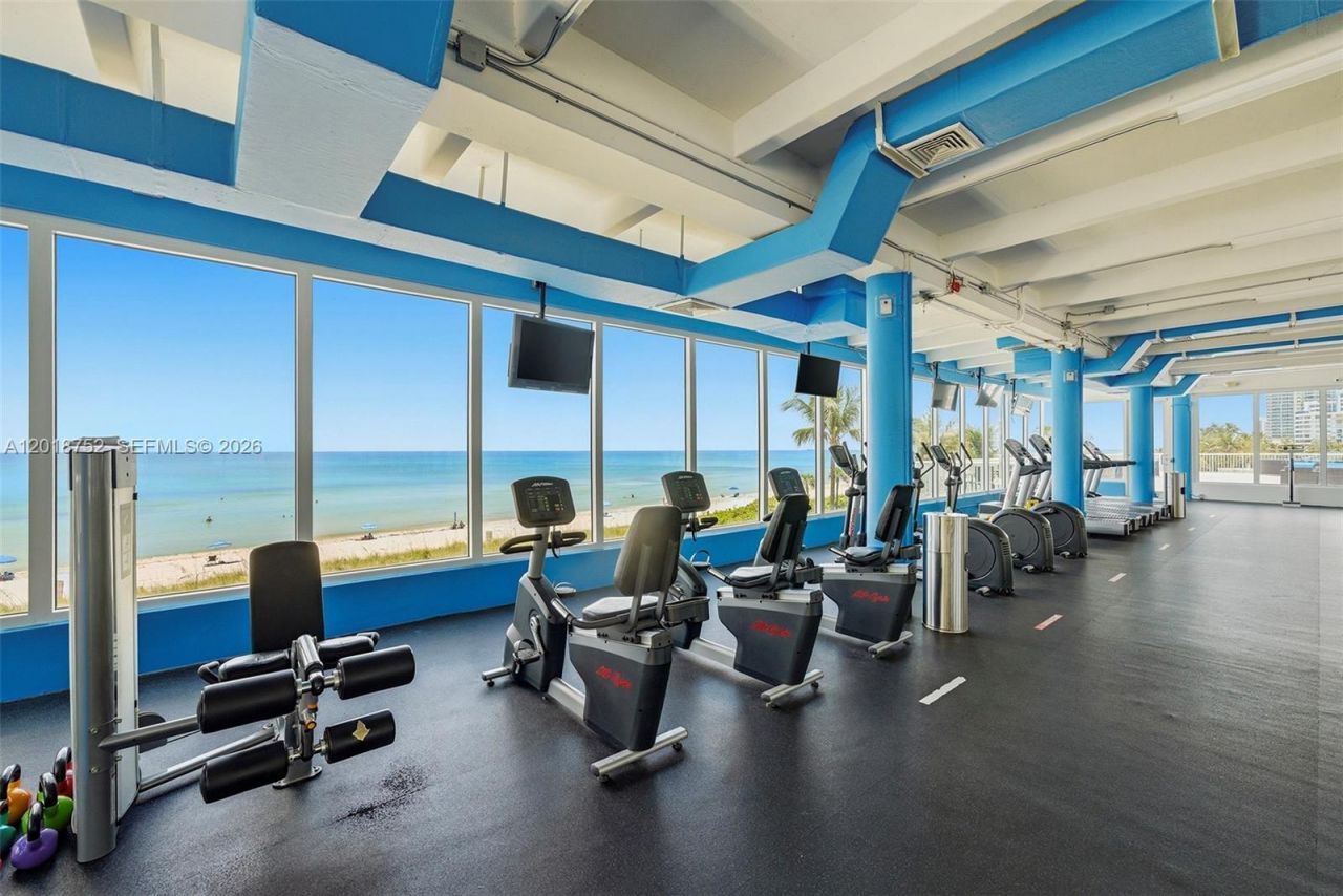 5401 Collins Ave, Unit 102, Miami Beach, FL 33140 Photo