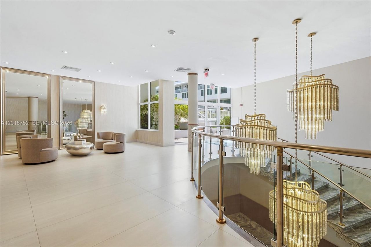 5401 Collins Ave, Unit 102, Miami Beach, FL 33140 Photo