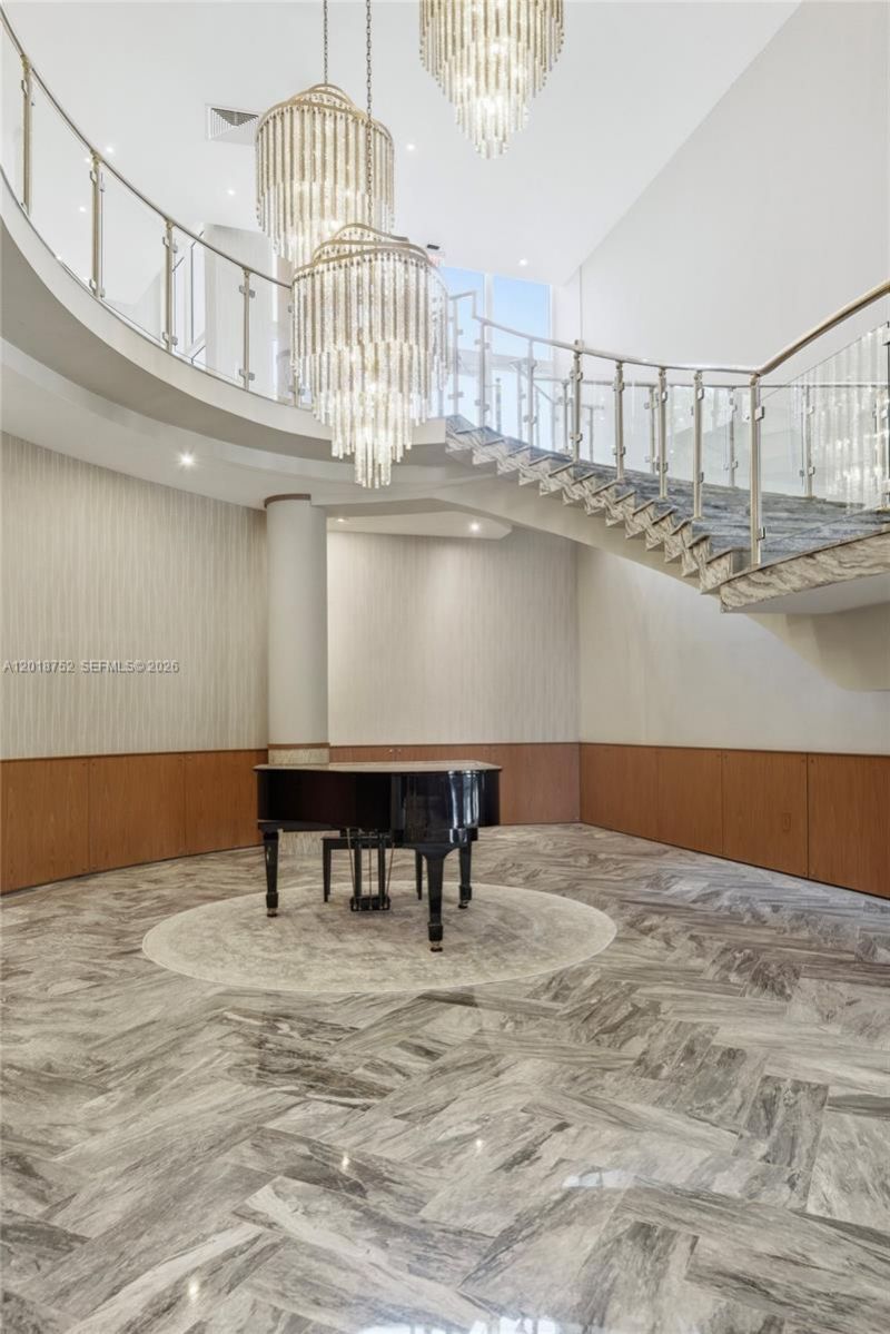 5401 Collins Ave, Unit 102, Miami Beach, FL 33140 Photo