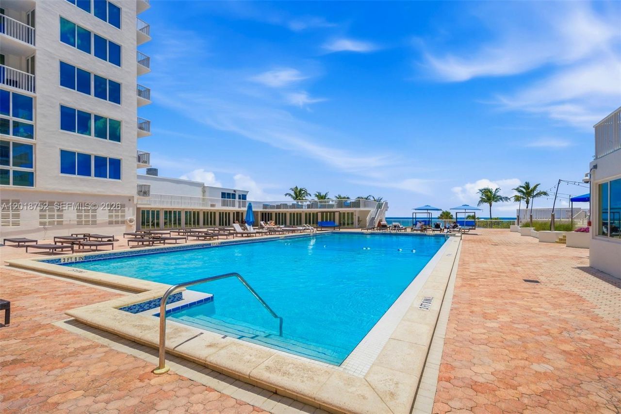 5401 Collins Ave, Unit 102, Miami Beach, FL 33140 Photo