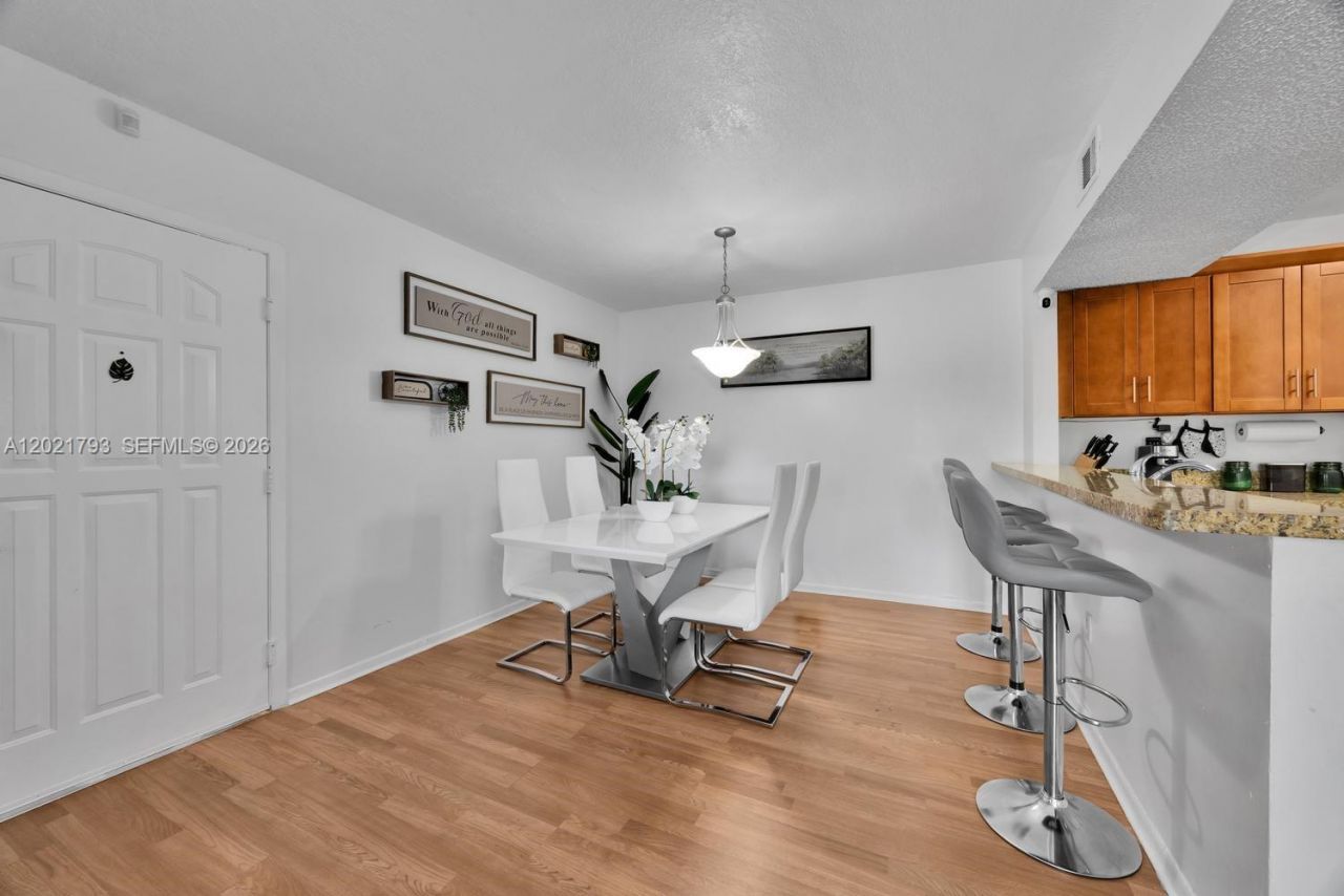 8670 SW 212th St , Unit 307, Cutler Bay, FL 33189 Photo