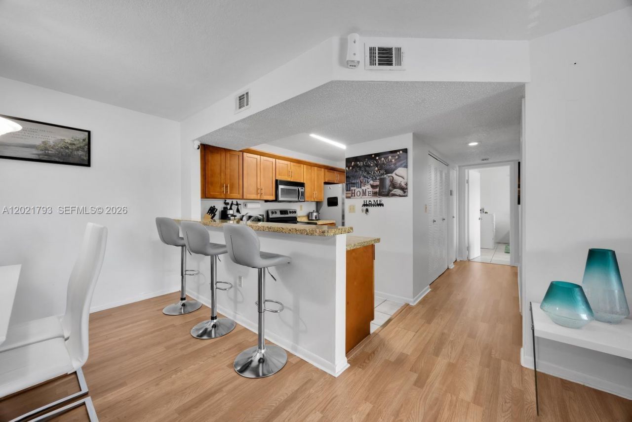 8670 SW 212th St , Unit 307, Cutler Bay, FL 33189 Photo