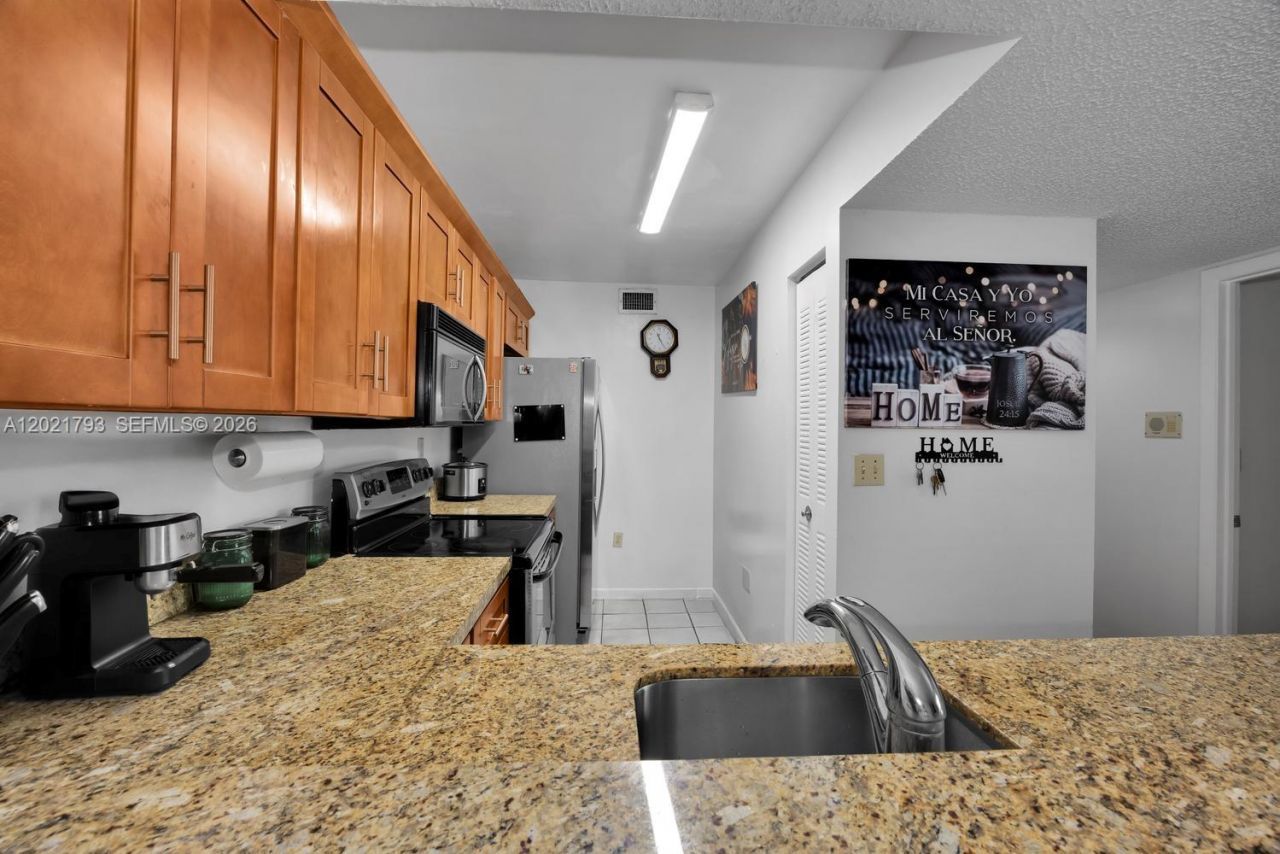 8670 SW 212th St , Unit 307, Cutler Bay, FL 33189 Photo