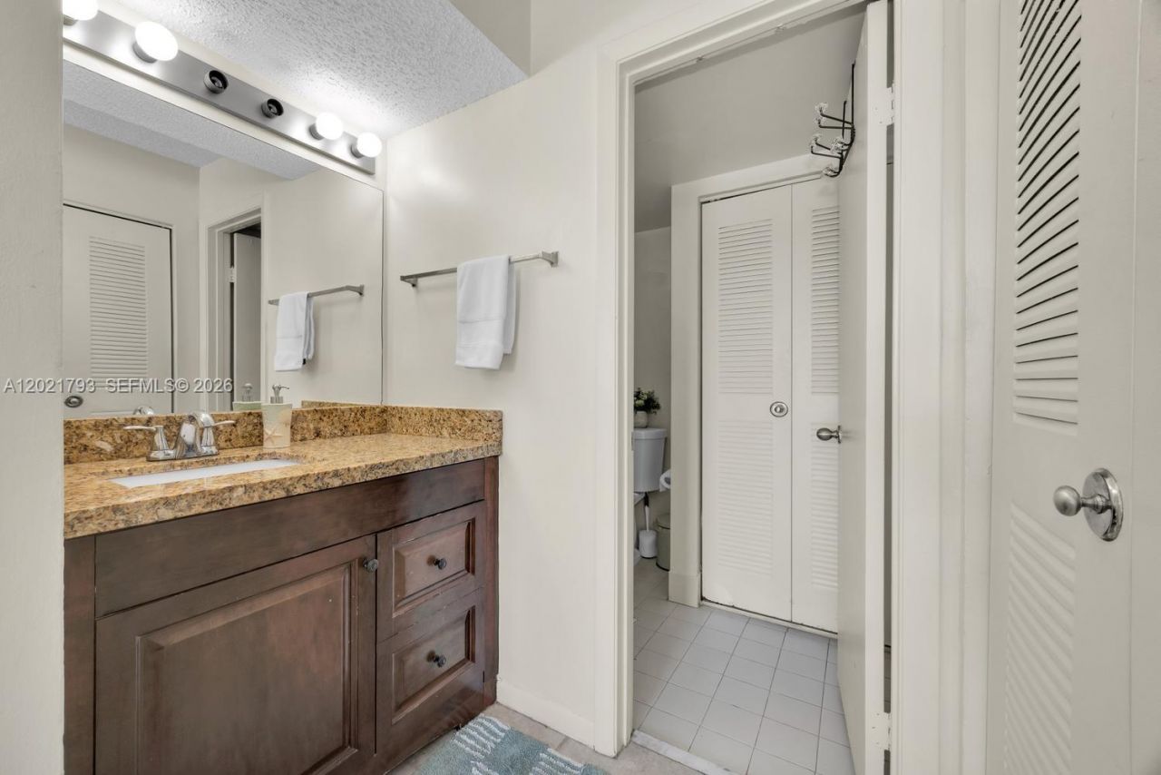 8670 SW 212th St , Unit 307, Cutler Bay, FL 33189 Photo