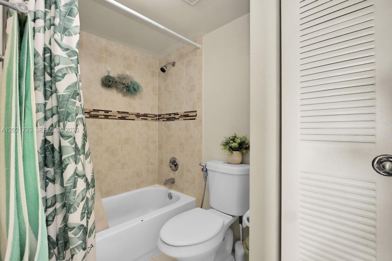 8670 SW 212th St , Unit 307, Cutler Bay, FL 33189 Photo