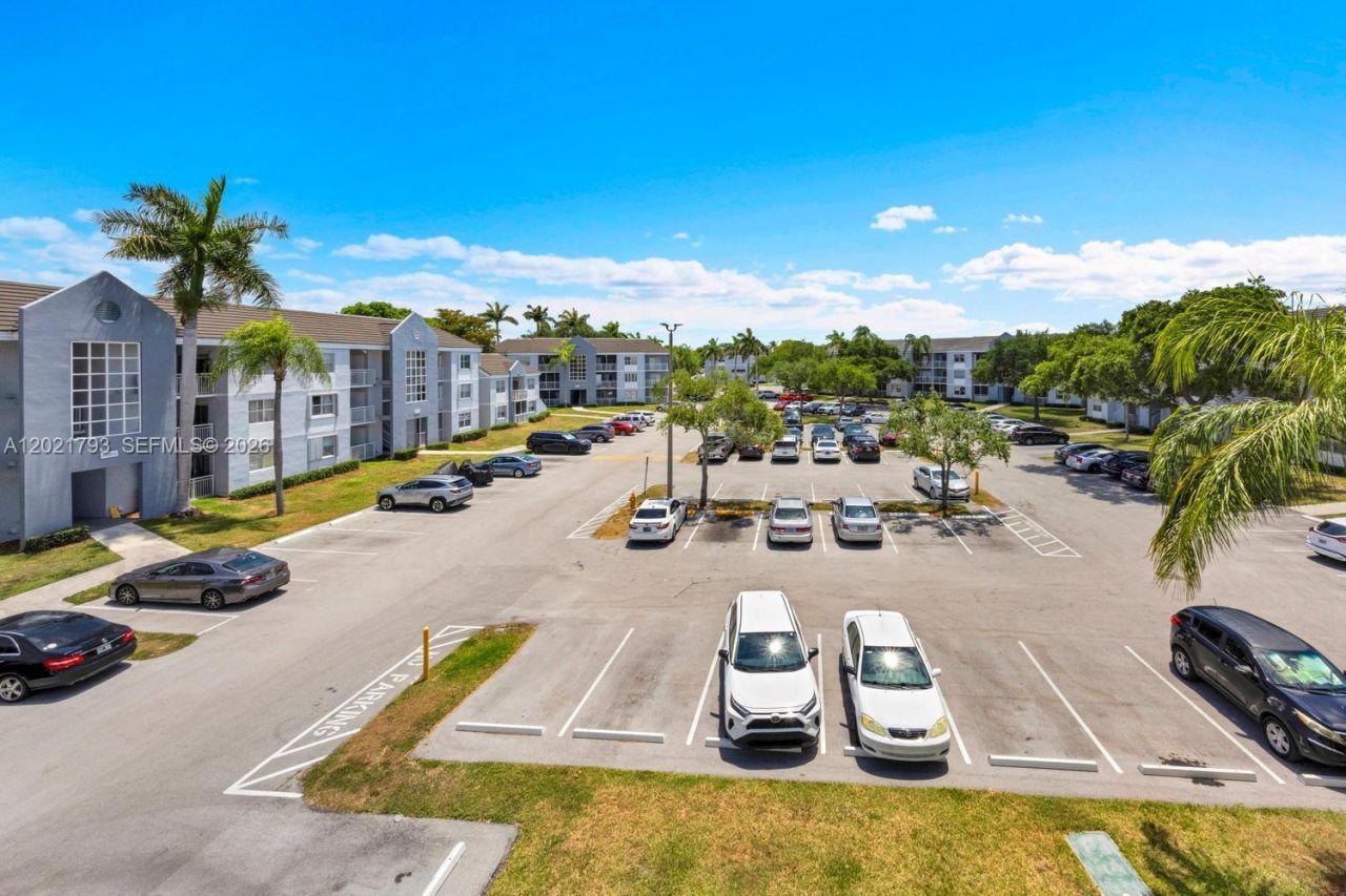 8670 SW 212th St , Unit 307, Cutler Bay, FL 33189 Photo