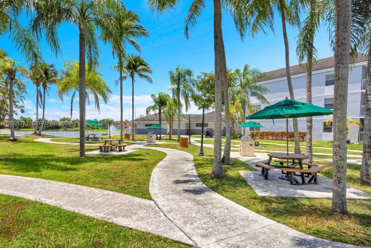 8670 SW 212th St , Unit 307, Cutler Bay, FL 33189 Photo