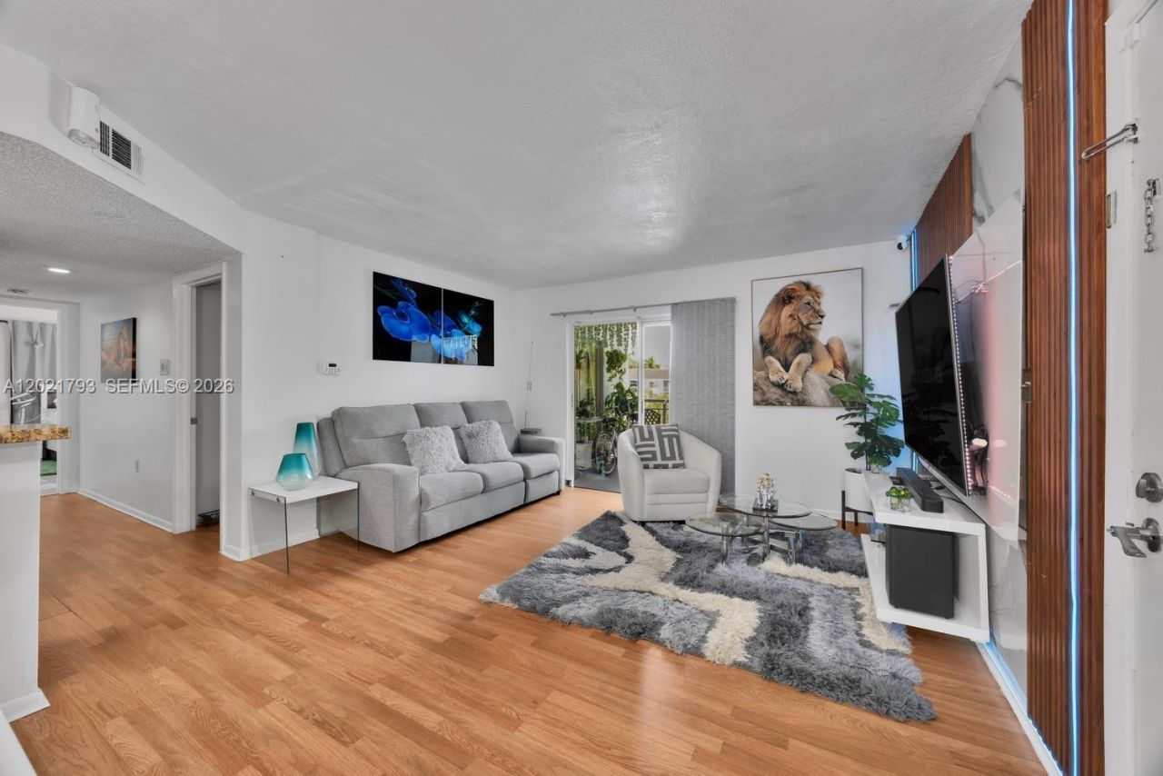 8670 SW 212th St , Unit 307, Cutler Bay, FL 33189 Photo